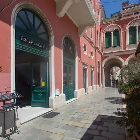 The View Apartment Split