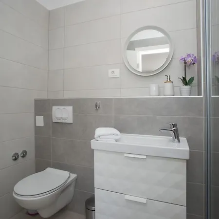 The View Apartment *